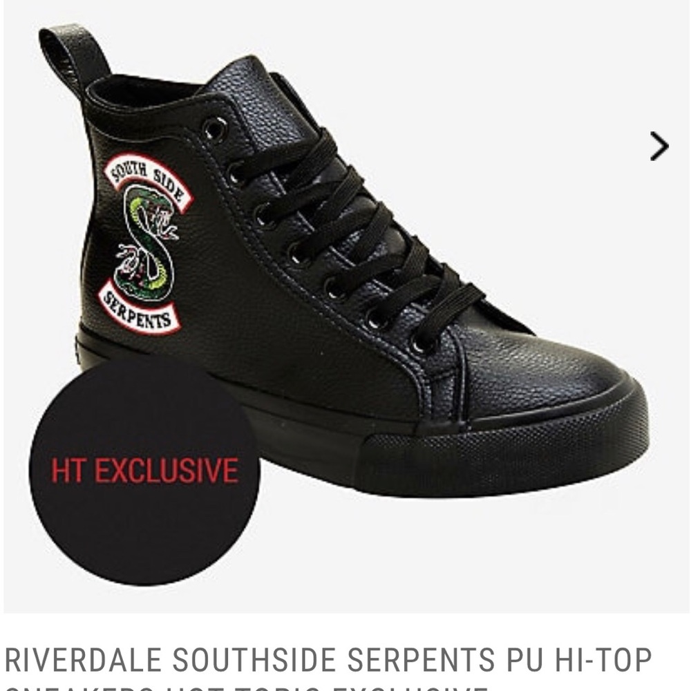 RIVERDALE HIGH SHOES SIZE 9, run small